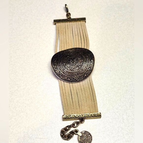 Lulu's Jewelry - Lulus faux suede & metallic toggle clasp bracelet, taupe